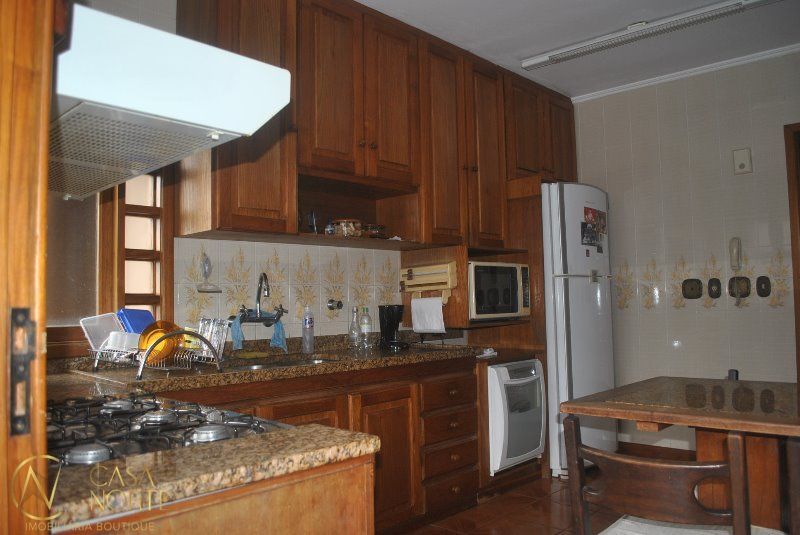 Casa de Condomínio à venda com 4 quartos, 550m², 4 suítes, 2 vagas, Avenida da Cavalhada no bairro Cavalhada em Porto Alegre