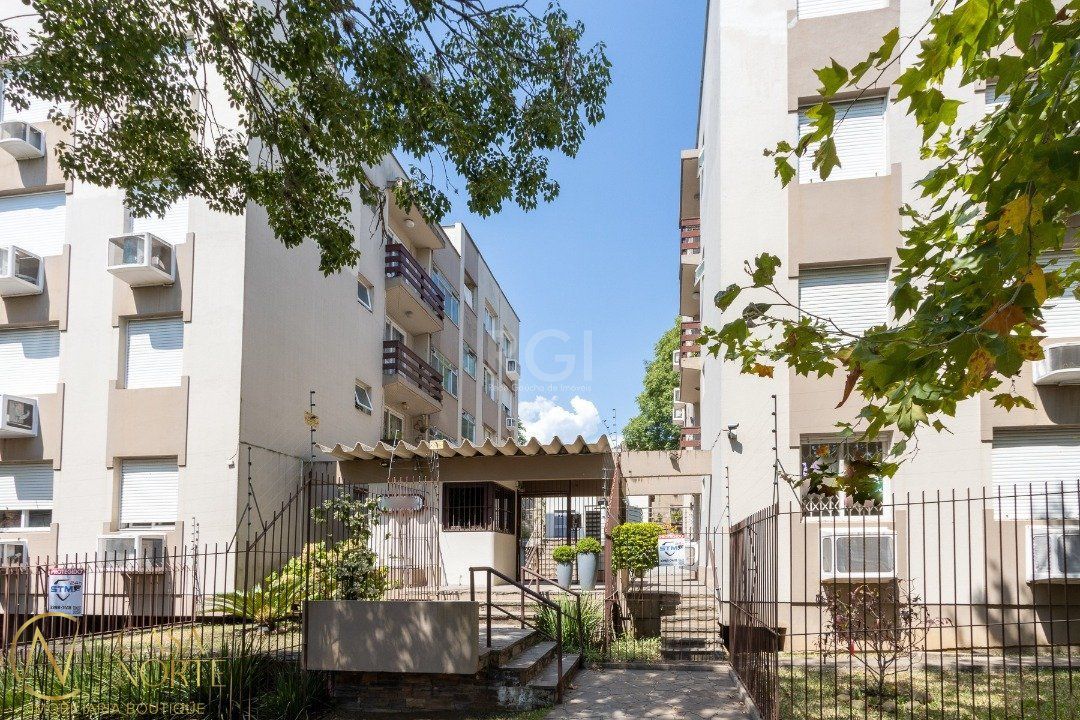 Apartamento à venda com 2 quartos, 67m², 1 suíte, 1 vaga, Rua Doutor Castro de Menezes no bairro Vila Assunção em Porto Alegre