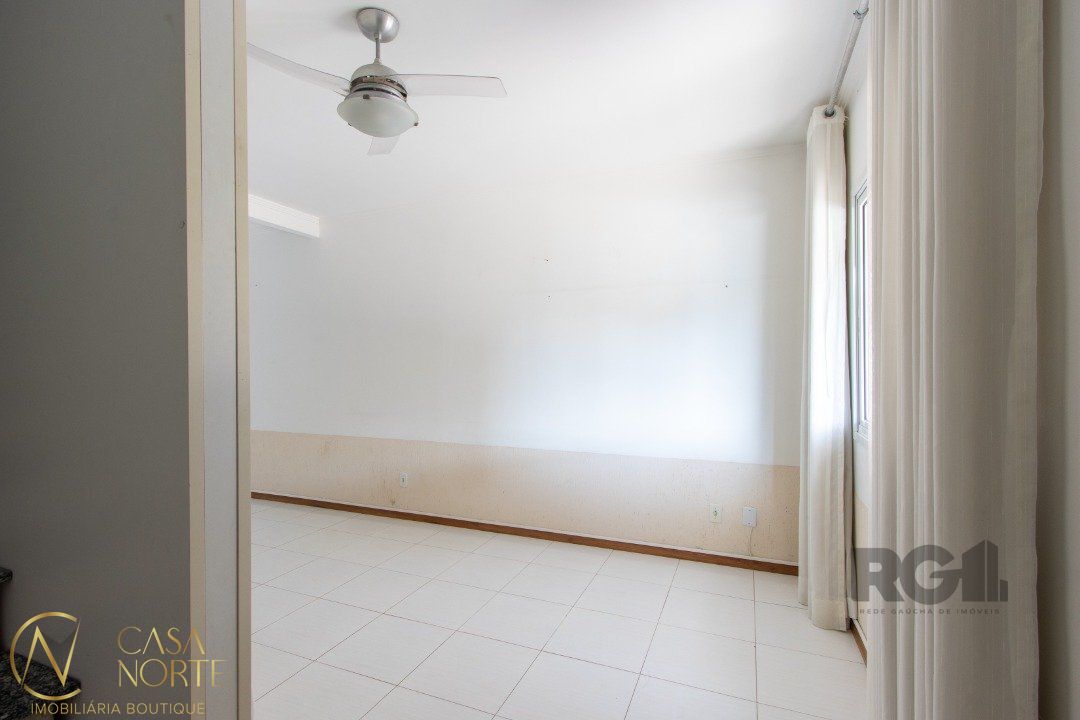 Casa de Condomínio à venda com 2 quartos, 97m², 1 suíte, 1 vaga, Rua Dorival Castilhos Machado no bairro Aberta dos Morros em Porto Alegre