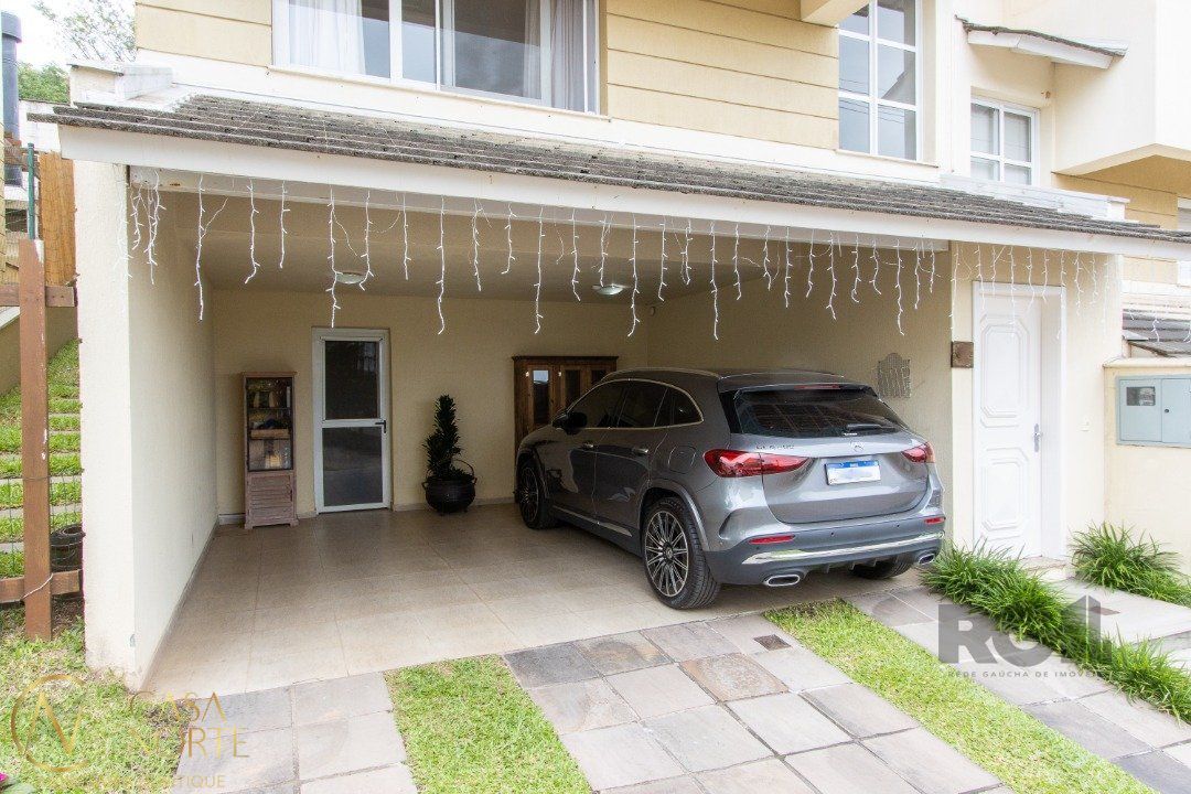Casa de Condomínio à venda com 3 quartos, 259m², 1 suíte, 2 vagas, Avenida Engenheiro Ludolfo Boehl no bairro Teresópolis em Porto Alegre