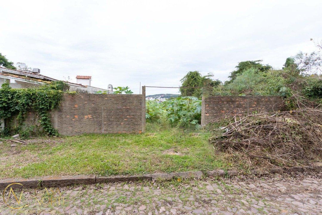 Terreno à venda  com 590m², Rua Coroados no bairro Vila Assunção em Porto Alegre