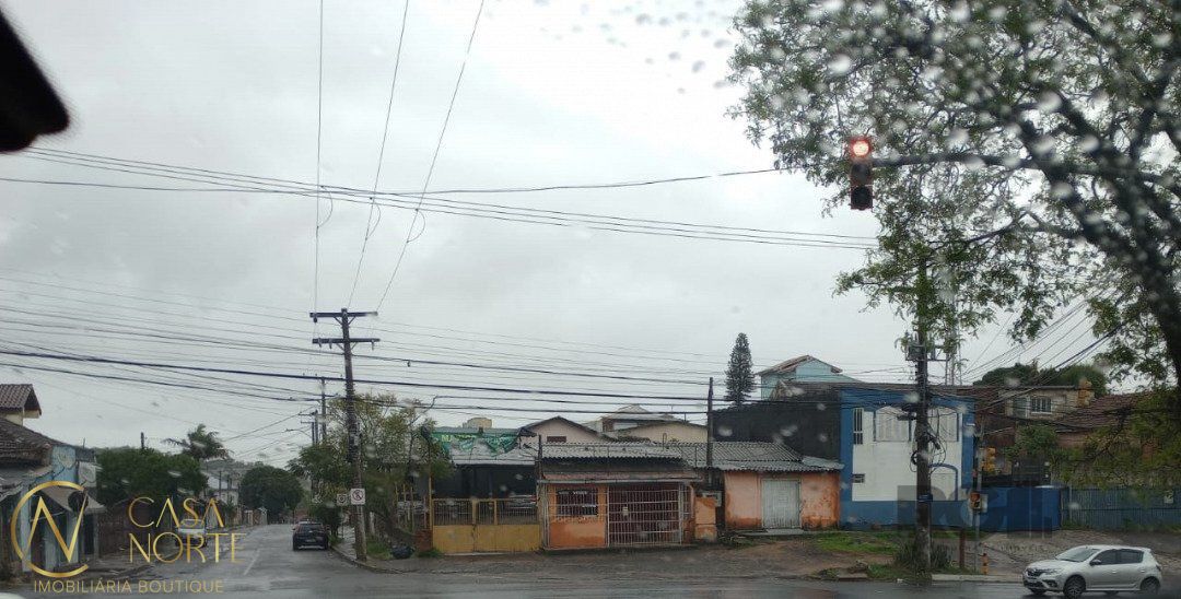 Terreno à venda  com 450m², Avenida Vicente Monteggia no bairro Cavalhada em Porto Alegre