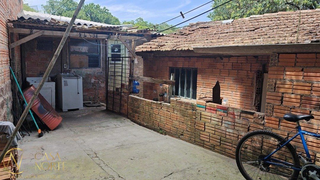 Casa à venda com 3 quartos, 50m², Rua Marquês do Maricá no bairro Vila Nova em Porto Alegre