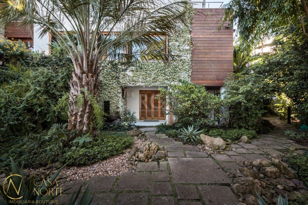 Casa à venda com 4 quartos, 900m², 4 suítes, 4 vagas, Praça José Assunção no bairro Vila Assunção em Porto Alegre