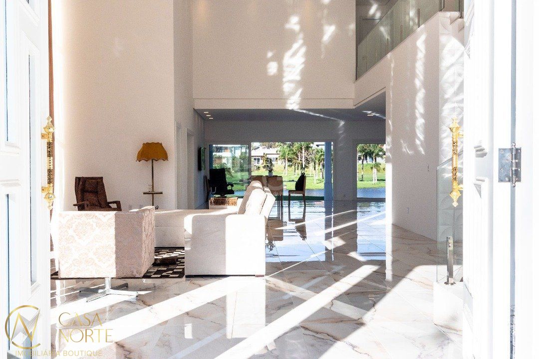 Casa de Condomínio à venda com 5 quartos, 388m², 3 suítes, 4 vagas, Avenida Juca Batista no bairro Belém Novo em Porto Alegre