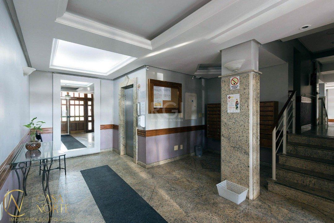Apartamento à venda com 3 quartos, 79m², 1 vaga, Rua Curupaiti no bairro Cristal em Porto Alegre