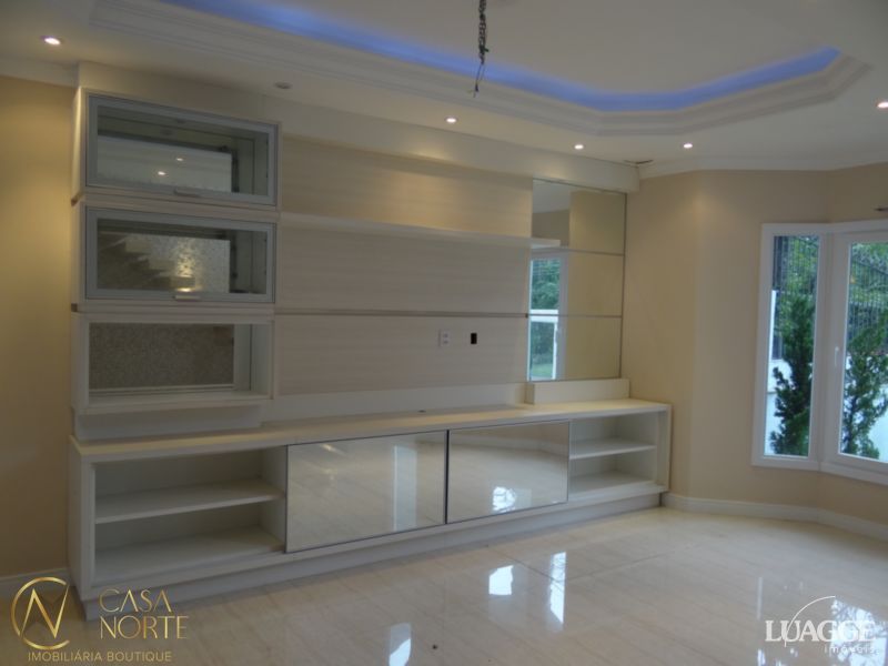 Casa à venda com 3 quartos, 305m², 3 suítes, 4 vagas, Avenida Fabio Araujo Santos no bairro Nonoai em Porto Alegre