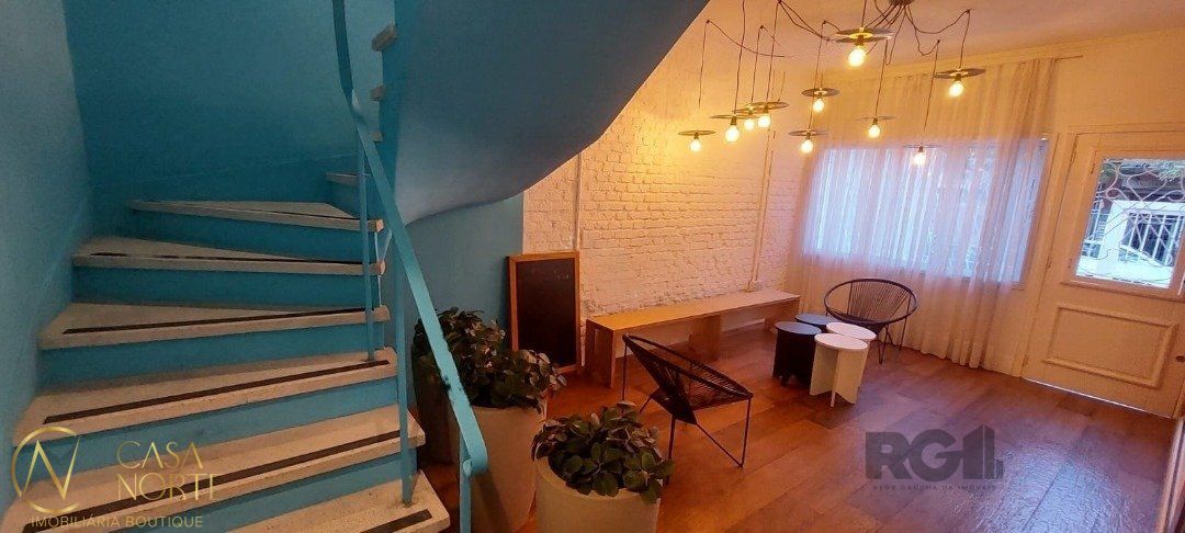 Casa Comercial à venda , 210m², 1 vaga, Rua Alberto Torres no bairro Cidade Baixa em Porto Alegre
