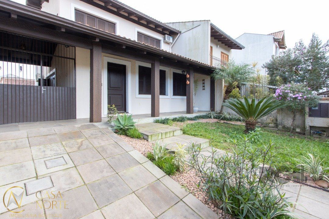 Casa à venda com 3 quartos, 200m², 1 suíte, 3 vagas, Rua Doutor João Palombini no bairro Aberta dos Morros em Porto Alegre