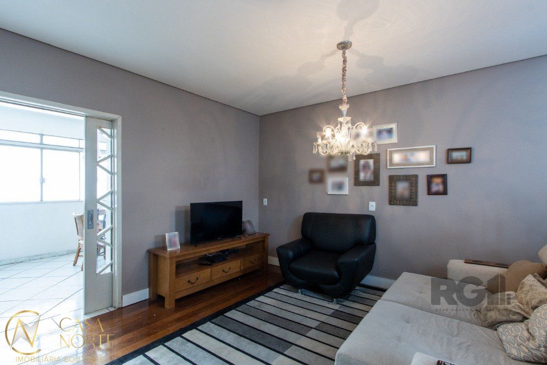 Apartamento à venda com 4 quartos, 186m², 1 suíte, 5 vagas, Rua Felipe Camarão no bairro Rio Branco em Porto Alegre