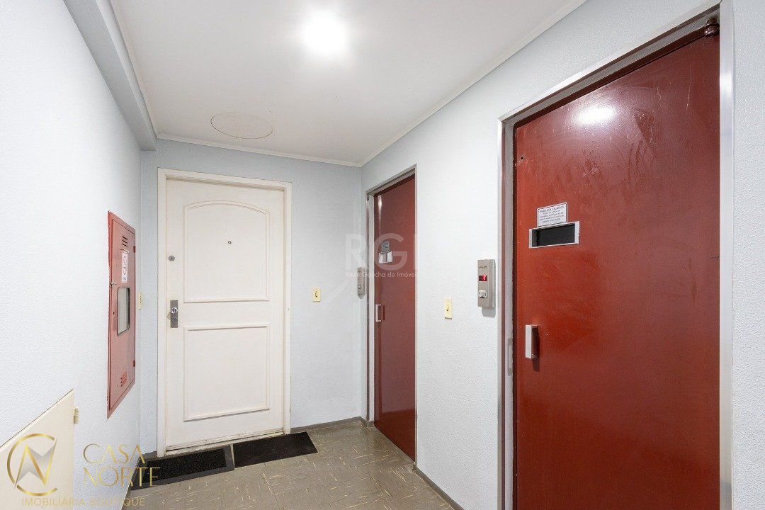 Cobertura à venda com 3 quartos, 230m², 1 suíte, 2 vagas, Avenida Icaraí no bairro Cristal em Porto Alegre