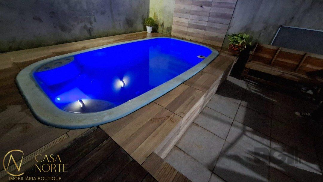 Sobrado à venda com 3 quartos, 110m², 2 vagas, Rua Eliza Tevah no bairro Aberta dos Morros em Porto Alegre