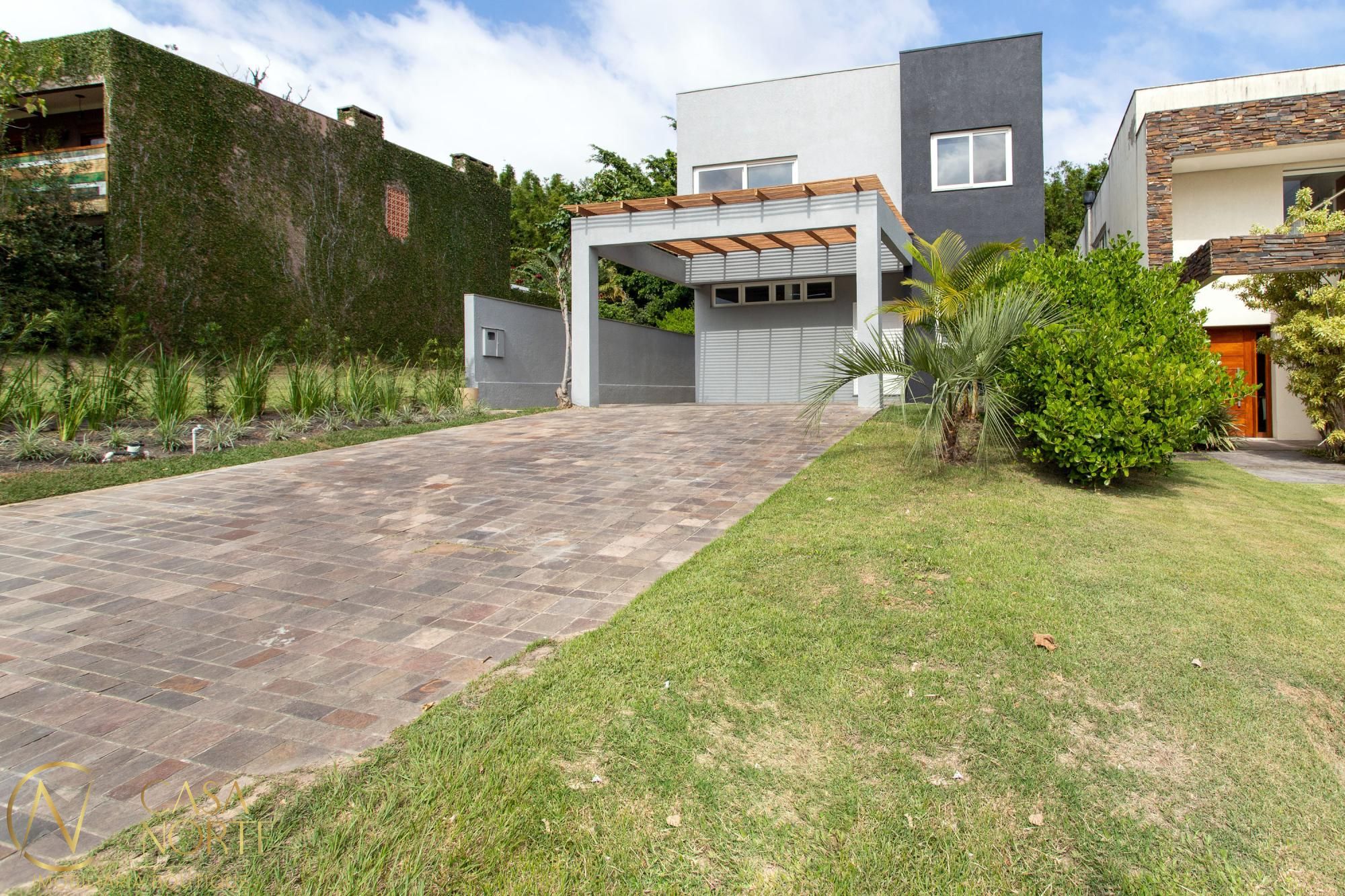 Casa de Condomínio à venda com 4 quartos, 500m², 4 suítes, 2 vagas, Avenida Juca Batista no bairro Belém Novo em Porto Alegre
