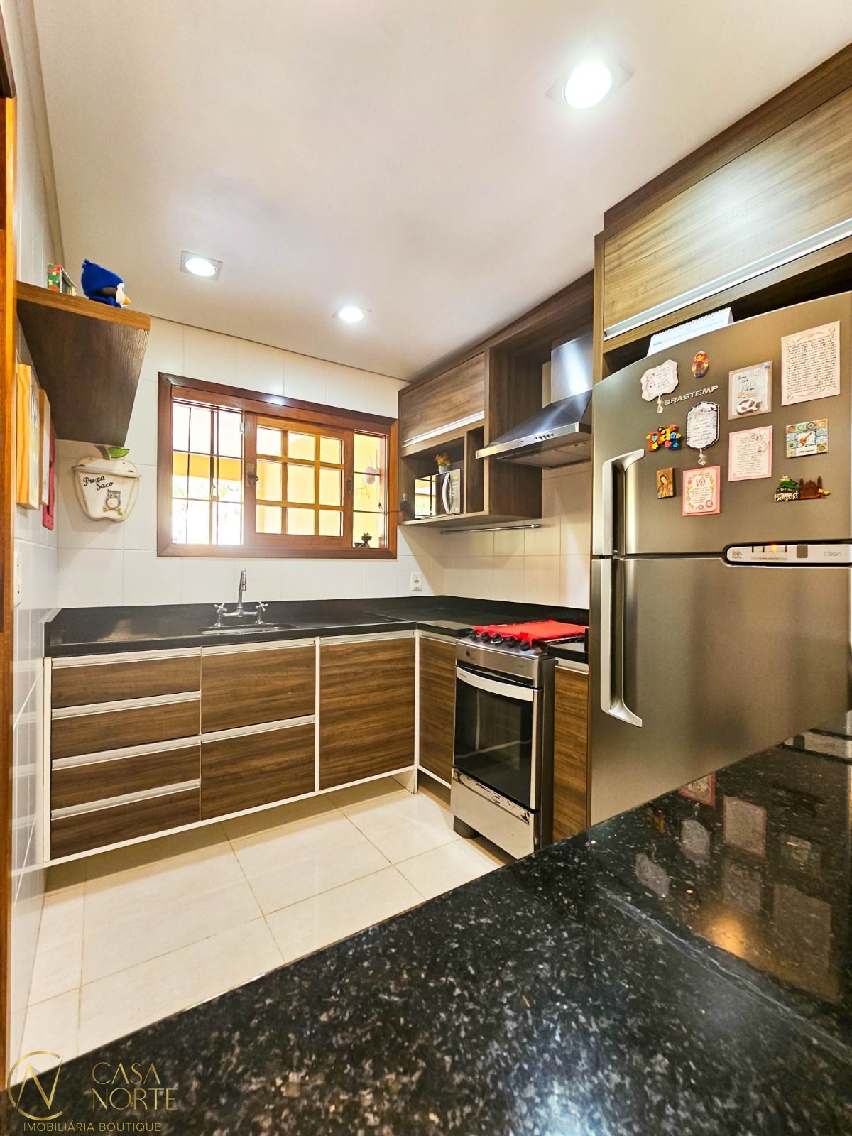 Casa à venda com 3 quartos, 163m², 1 suíte, 2 vagas, Rua Doutor Mário Totta no bairro Tristeza em Porto Alegre