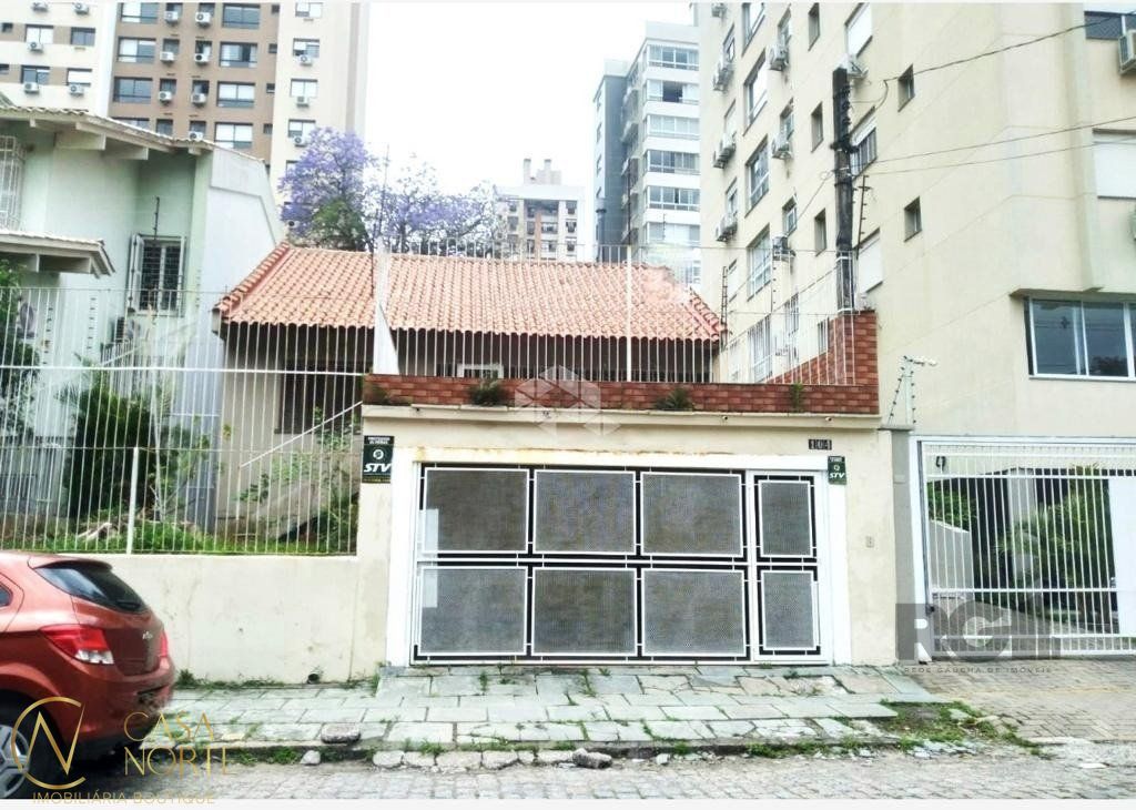 Casa à venda com 3 quartos, 200m², 1 suíte, Rua Luiz Cosme no bairro Passo da Areia em Porto Alegre