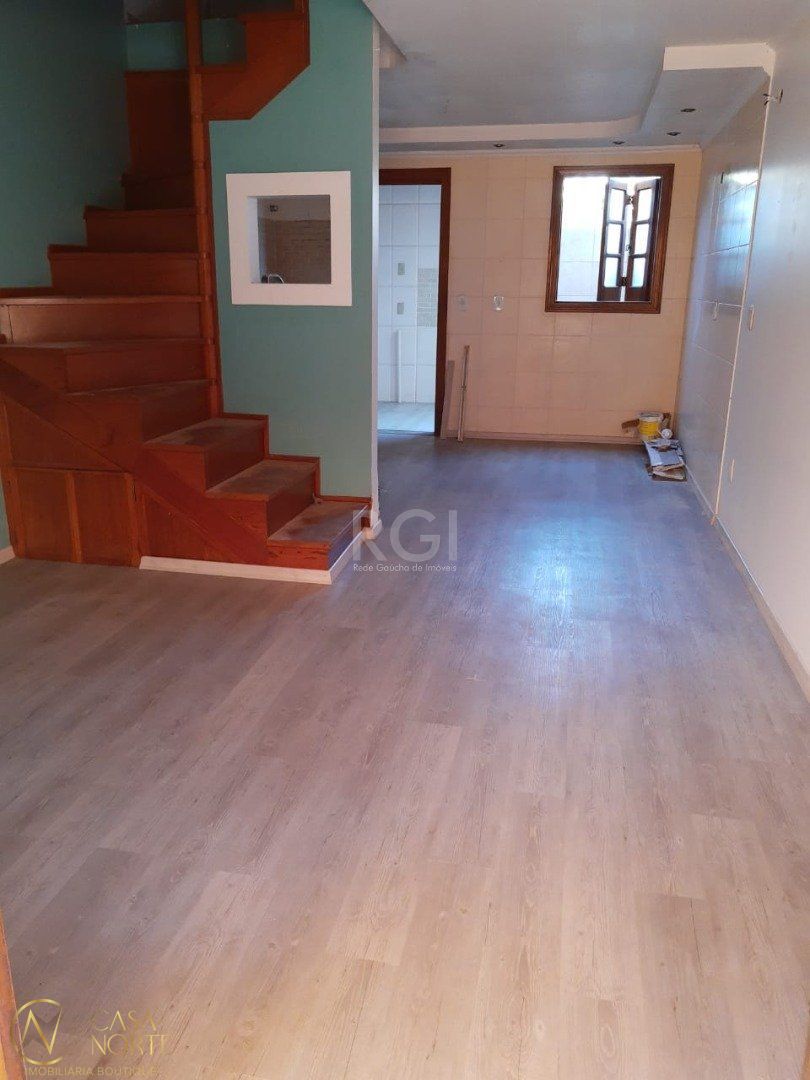 Casa de Condomínio à venda com 3 quartos, 82m², 1 suíte, 1 vaga, Rua Professor Joaquim Louzada no bairro Camaquã em Porto Alegre