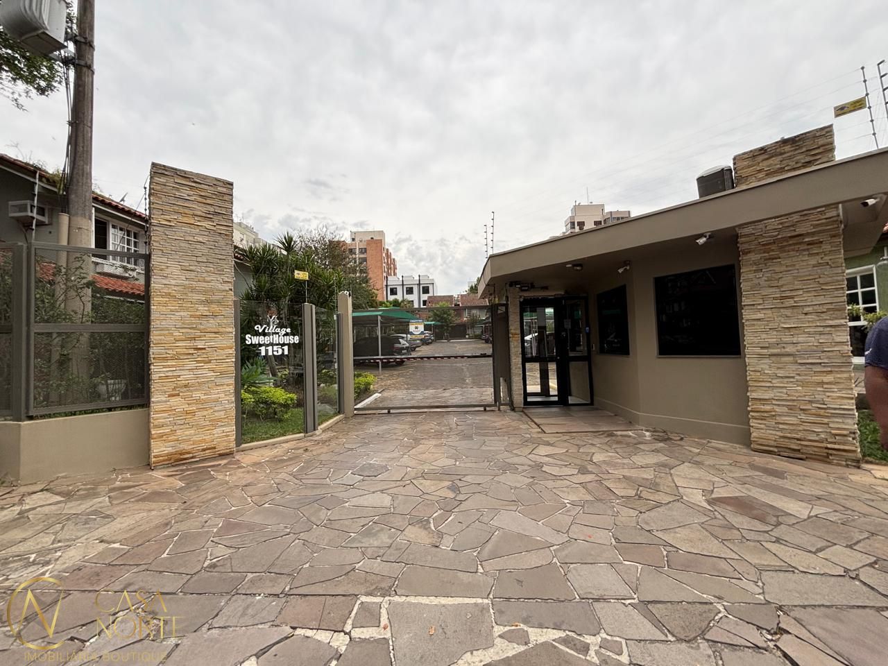 Casa de Condomínio à venda com 2 quartos, 80m², 1 vaga, Rua Doutor Armando Barbedo no bairro Tristeza em Porto Alegre
