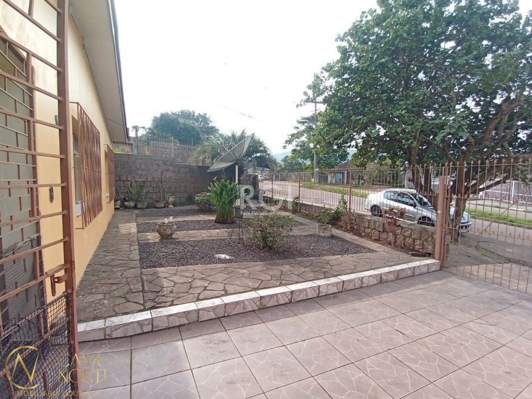 Casa à venda com 2 quartos, 121m², 1 vaga, Avenida Vereador Roberto Landell de Moura no bairro Campo Novo em Porto Alegre