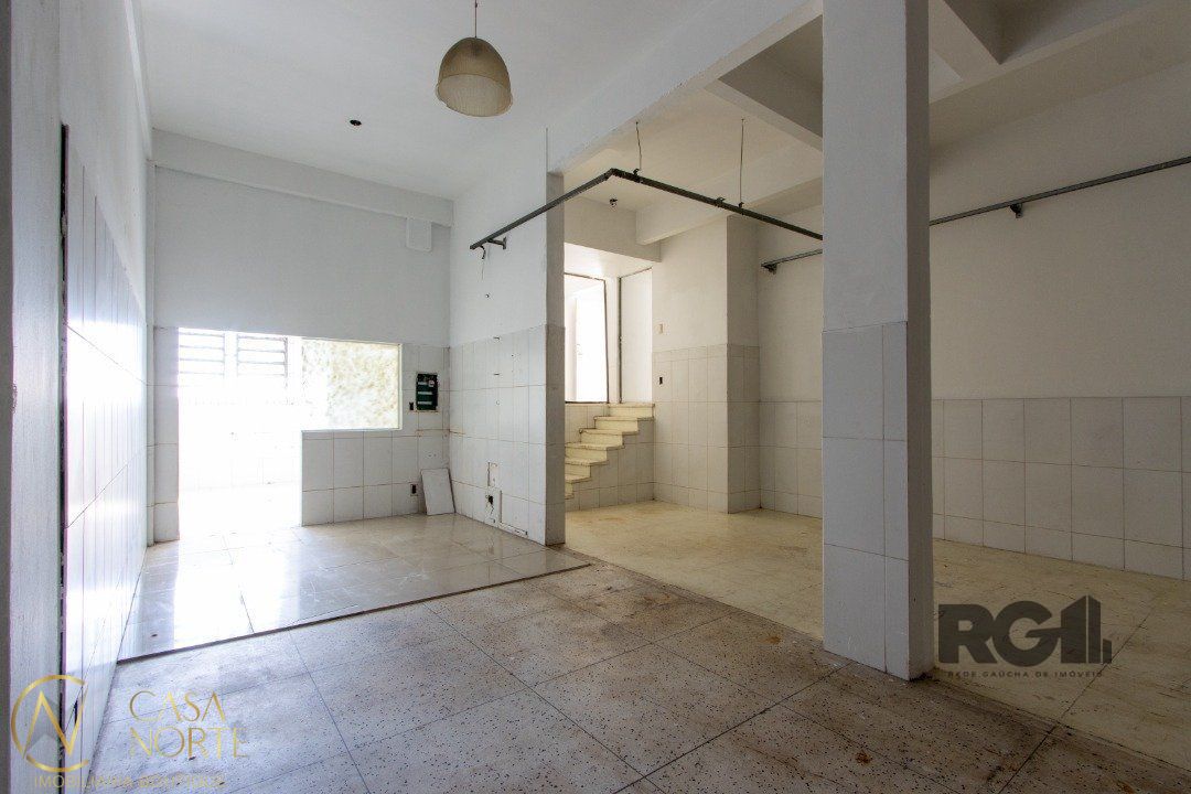 Loja à venda , 160m², Avenida Benjamin Constant - Até 689 - Lado Ímpar no bairro São João em Porto Alegre