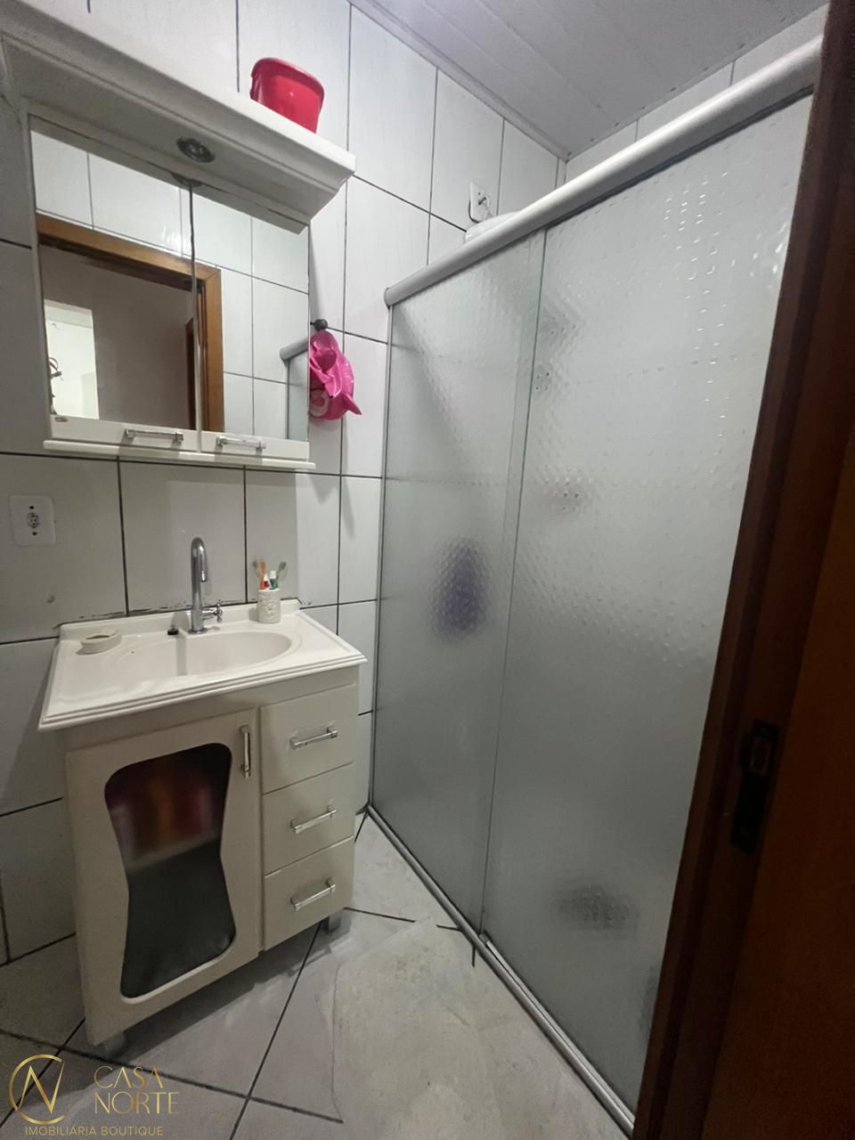 Casa à venda com 2 quartos, 47m², 1 vaga, Rua Padre Ayrton Alvares Bitencourt no bairro Hípica em Porto Alegre
