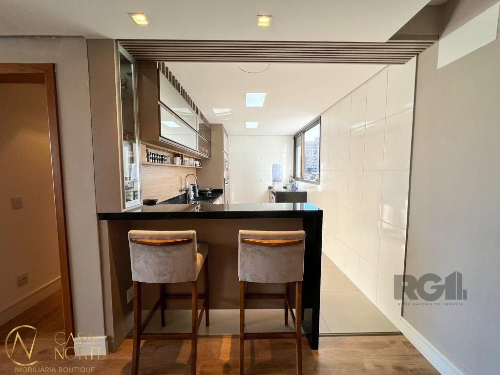 Apartamento à venda com 2 quartos, 84m², 1 suíte, 1 vaga, Avenida Otto Niemeyer no bairro Camaquã em Porto Alegre
