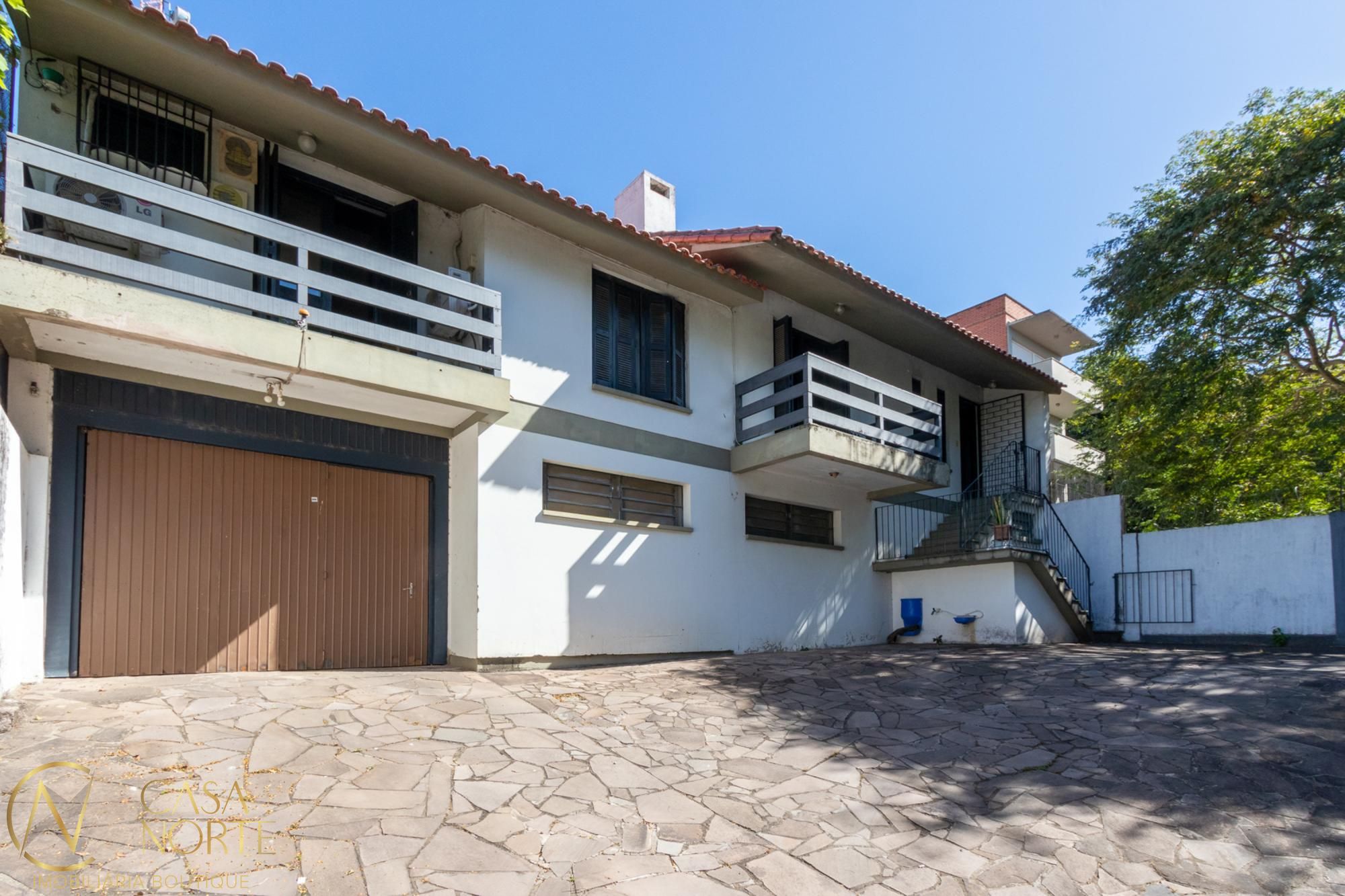 Casa à venda com 2 quartos, 286m², 1 suíte, 3 vagas, Rua Dona Maria no bairro Santa Tereza em Porto Alegre