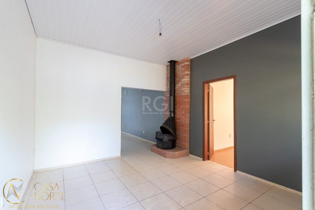 Casa à venda com 2 quartos, 277m², 2 vagas, Rua Doutor Sarmento Barata no bairro Belém Velho em Porto Alegre