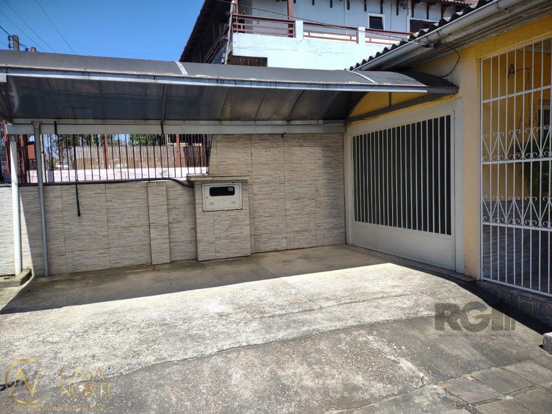 Casa à venda com 3 quartos, 265m², 4 vagas, Rua Padre João Batista Reus no bairro Vila Conceição em Porto Alegre
