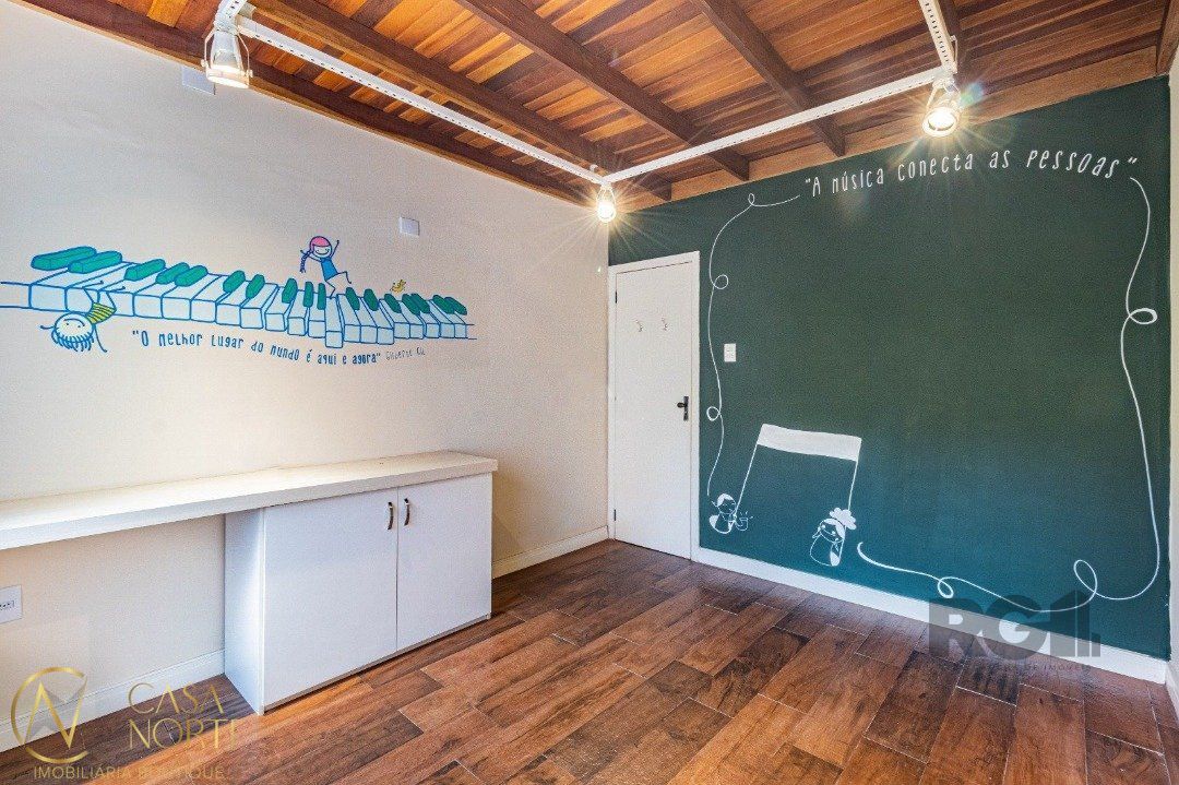 Casa Comercial à venda , 210m², 1 vaga, Rua Alberto Torres no bairro Cidade Baixa em Porto Alegre