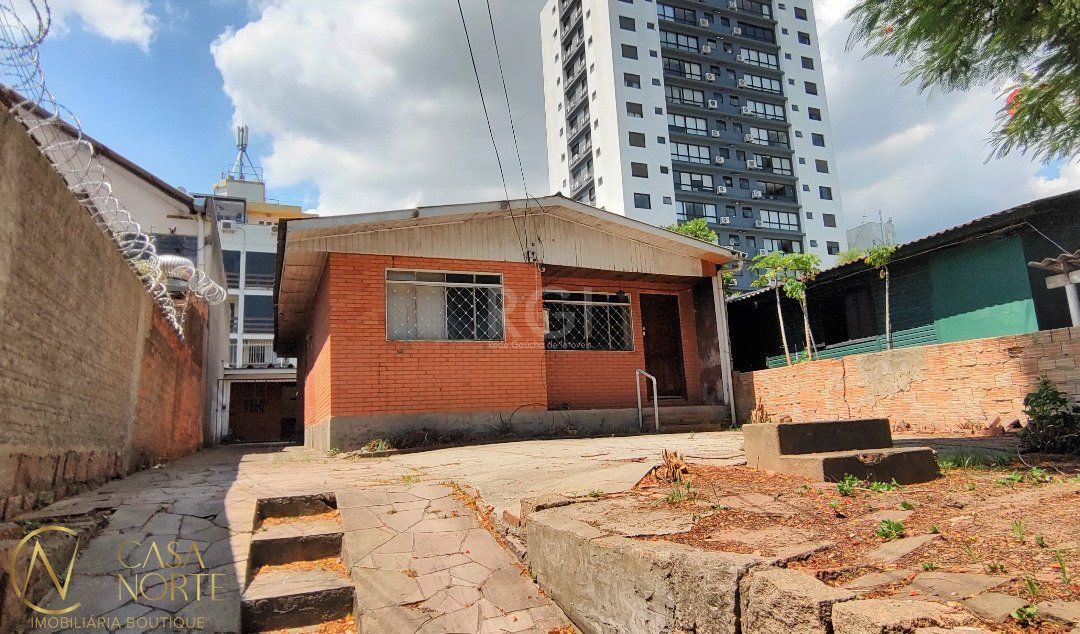 Terreno à venda com 3 quartos com 345m², 1 suíte, 4 vagas, Rua Oito de Julho no bairro Jardim  Botânico em Porto Alegre
