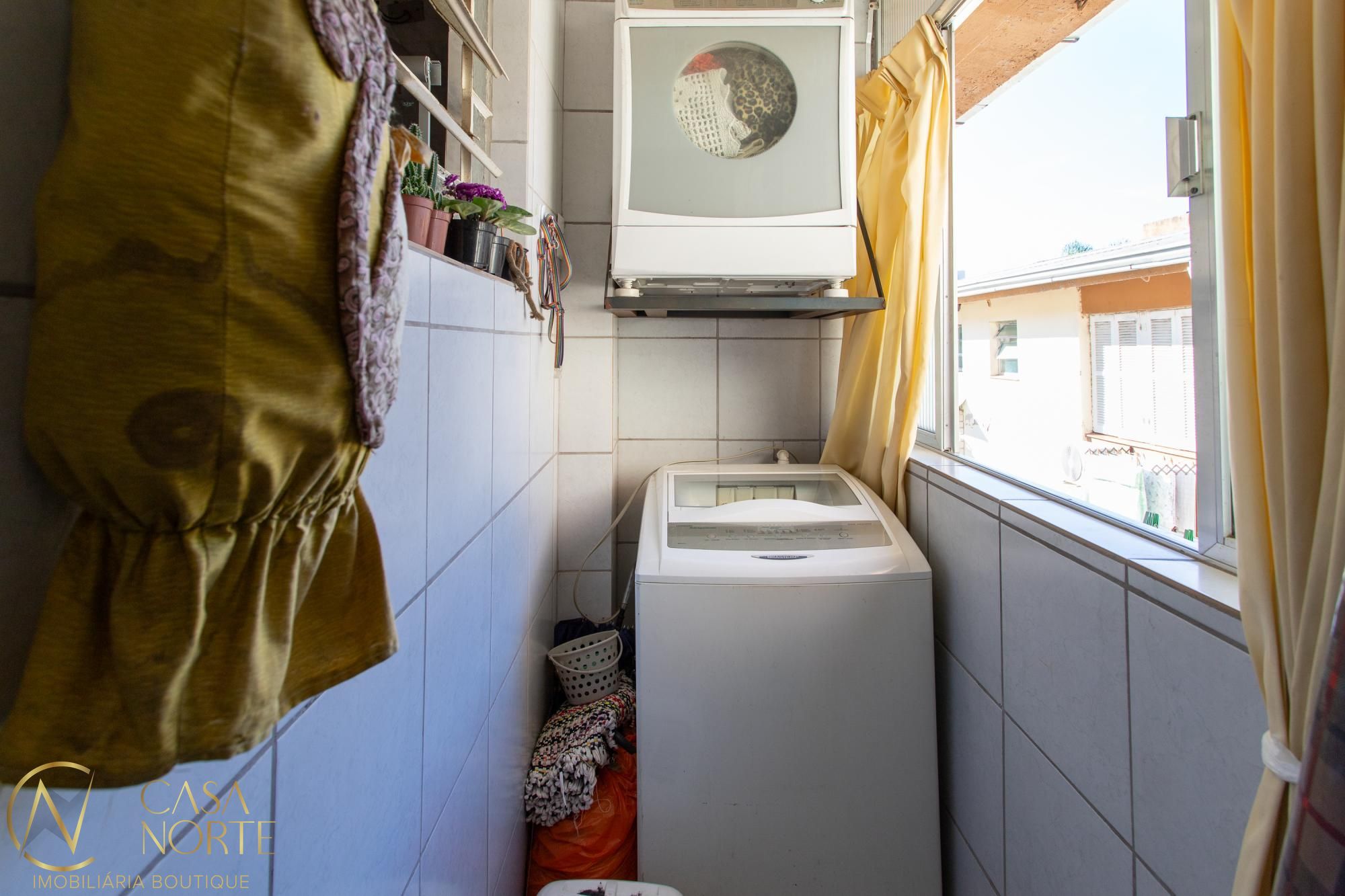 Apartamento à venda com 2 quartos, 61m², Avenida Wenceslau Escobar no bairro Cristal em Porto Alegre