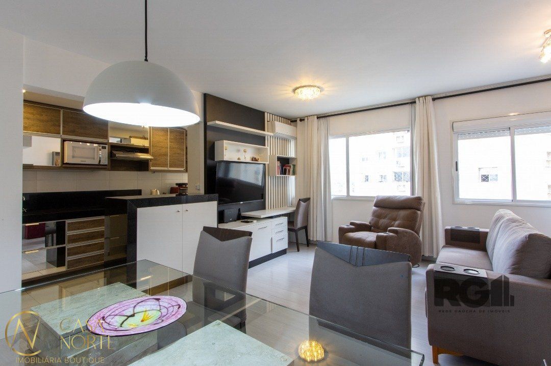 Apartamento à venda com 2 quartos, 66m², 1 suíte, 1 vaga, Avenida Bento Gonçalves no bairro Partenon em Porto Alegre