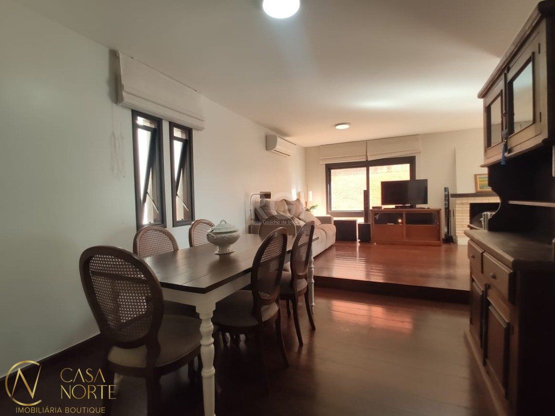 Apartamento à venda com 3 quartos, 157m², 1 suíte, 2 vagas, Rua Doutor Castro de Menezes no bairro Vila Assunção em Porto Alegre
