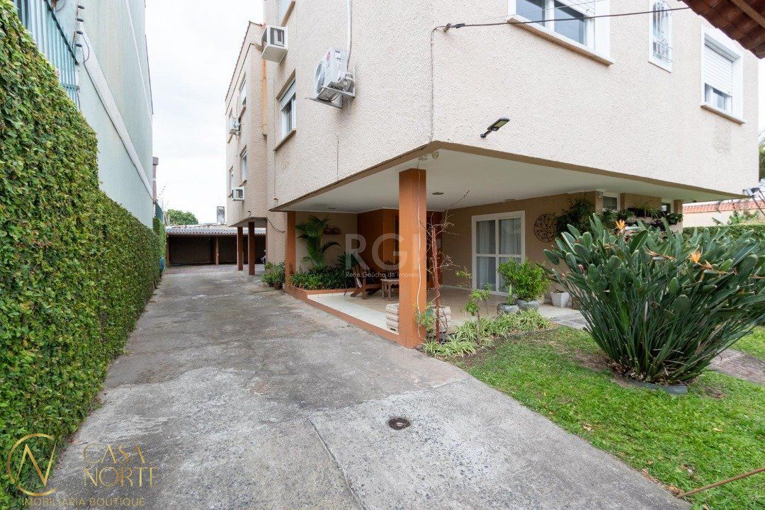 Apartamento à venda com 2 quartos, 74m², 2 vagas, Rua Mampituba no bairro Ipanema em Porto Alegre