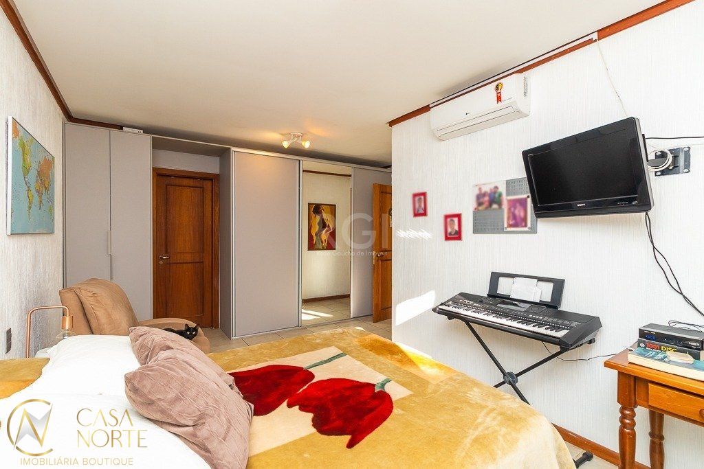 Casa de Condomínio à venda com 3 quartos, 239m², Rua Gilberto Laste no bairro Santa Tereza em Porto Alegre