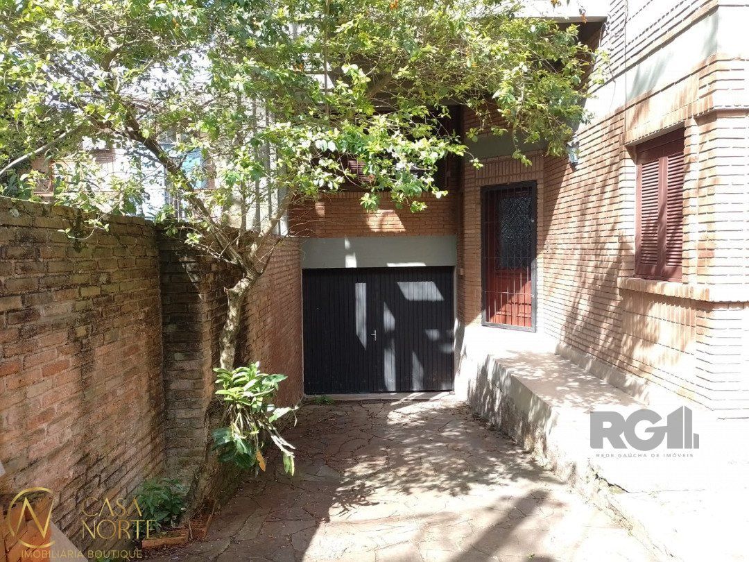 Casa à venda com 2 quartos, 263m², 1 suíte, 2 vagas, Rua Professor Emilio Meyer no bairro Vila Conceição em Porto Alegre