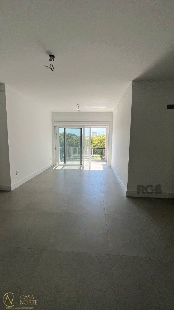 Casa de Condomínio à venda com 5 quartos, 560m², 5 suítes, 4 vagas, Avenida Juca Batista no bairro Chapéu do Sol em Porto Alegre