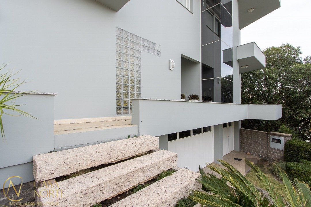 Casa de Condomínio à venda com 3 quartos, 700m², 1 suíte, 4 vagas, Rua Alcebíades Antônio dos Santos no bairro Nonoai em Porto Alegre