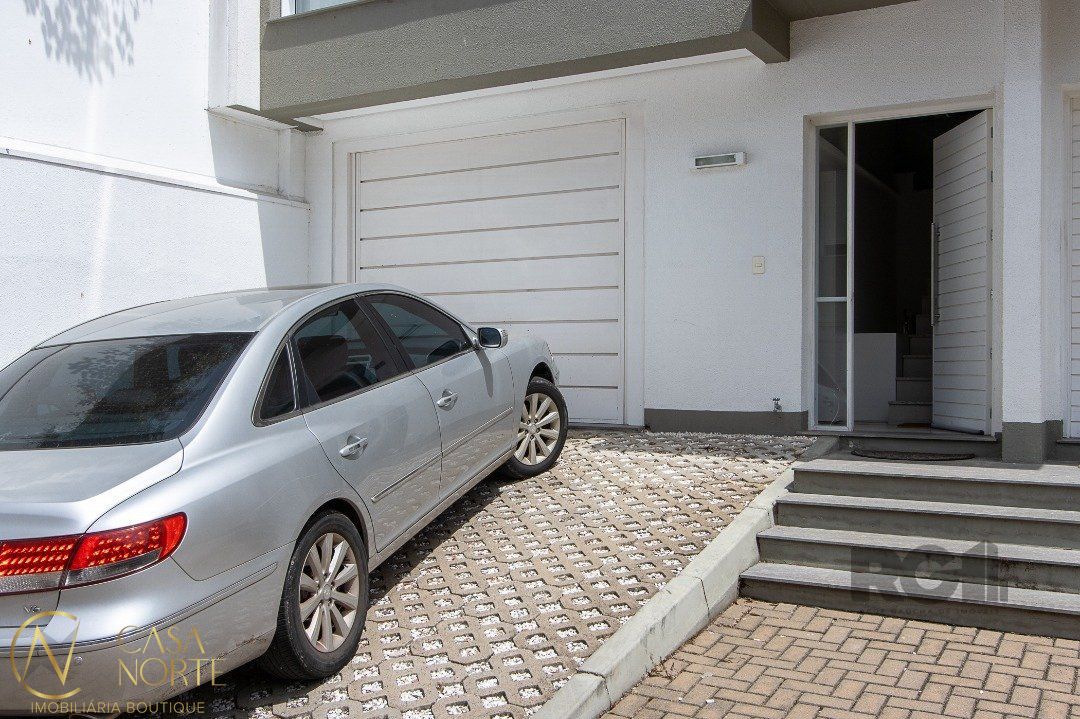 Casa de Condomínio à venda com 2 quartos, 222m², 2 suítes, 2 vagas, Rua Intendente Alfredo Azevedo no bairro Glória em Porto Alegre