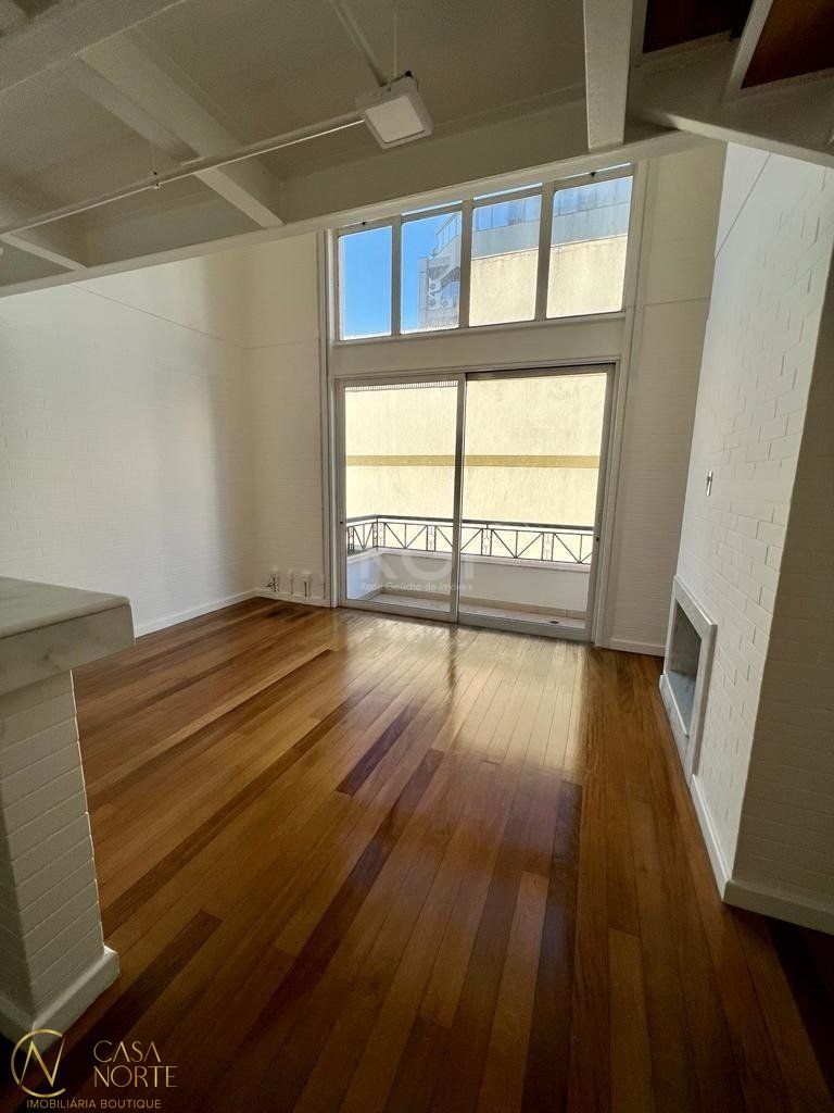 Loft à venda com 1 quarto, 77m², 1 suíte, 2 vagas, Rua Padre Chagas no bairro Moinhos de Vento em Porto Alegre