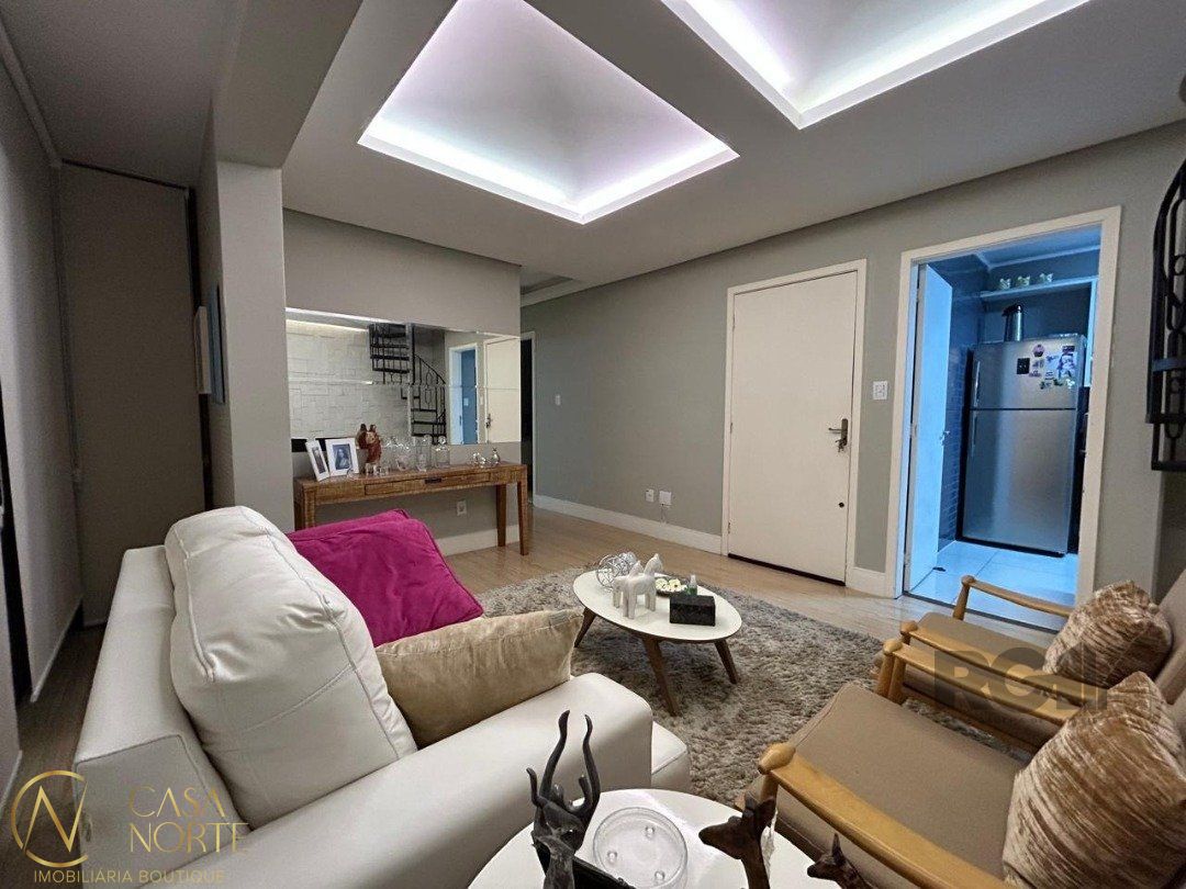 Cobertura à venda com 3 quartos, 162m², 1 suíte, 2 vagas, Rua Assunção no bairro Jardim Lindóia em Porto Alegre