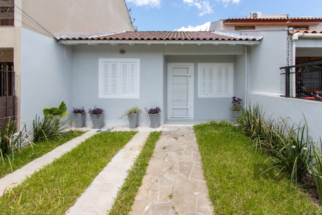 Casa à venda com 2 quartos, 57m², 1 vaga, Rua Marcelo Kufner no bairro Hípica em Porto Alegre