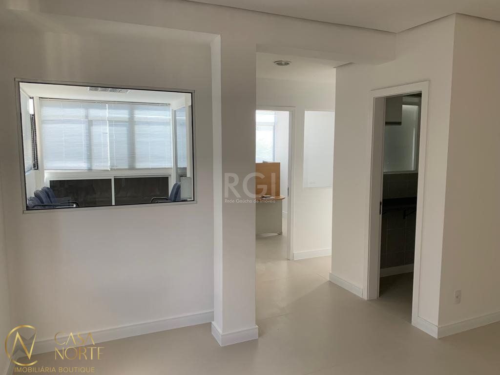 Sala Comercial à venda , 81m², 1 vaga, Avenida Getúlio Vargas no bairro Menino Deus em Porto Alegre