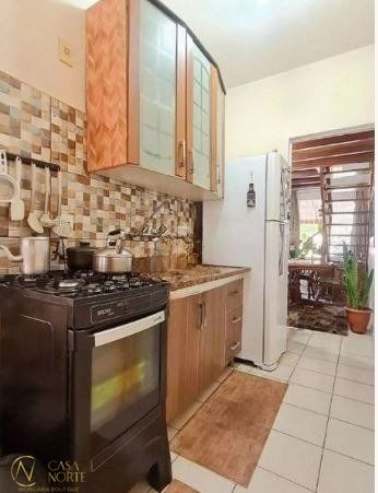 Casa à venda com 2 quartos, 80m², 2 vagas, Rua Professora Ziláh Totta no bairro Jardim Leopoldina em Porto Alegre