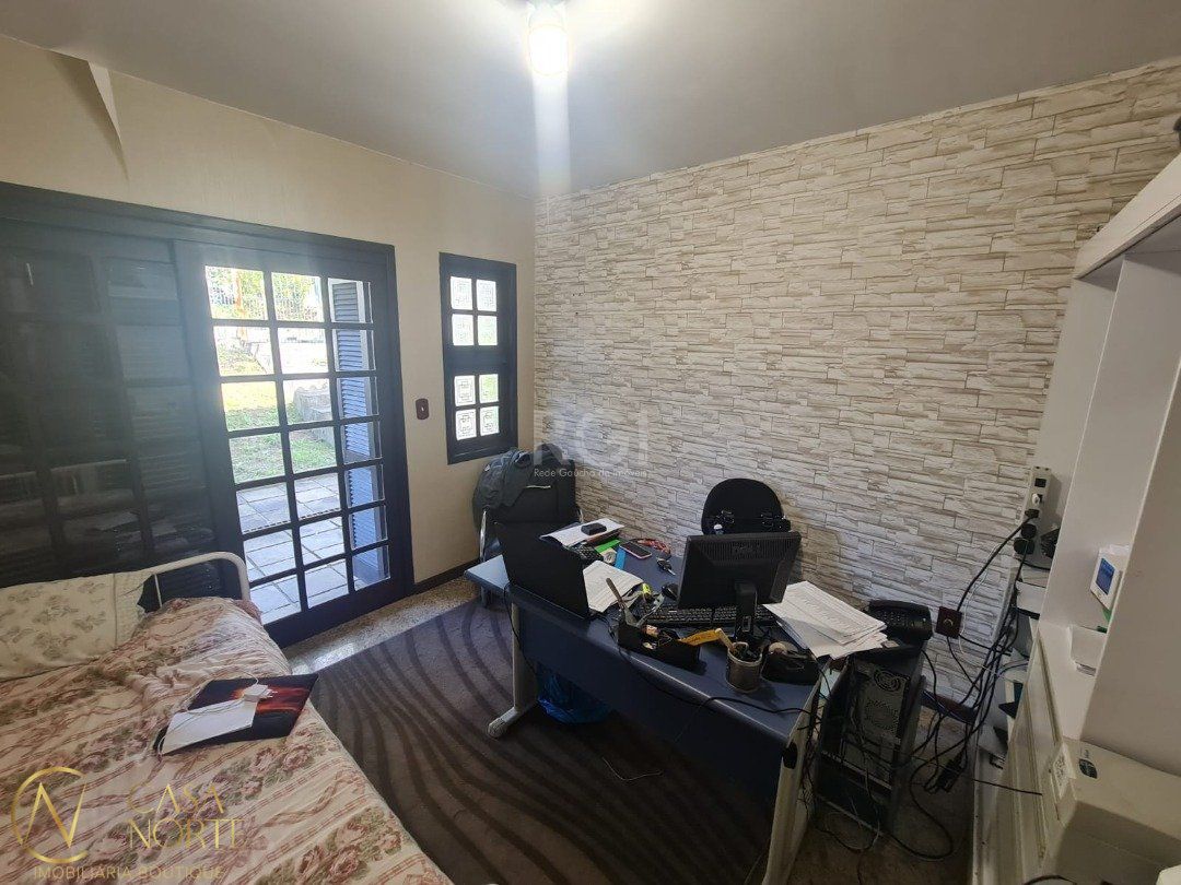 Casa à venda com 5 quartos, 464m², 4 suítes, 4 vagas, Rua Alcebiades Antônio dos Santos no bairro Nonoai em Porto Alegre