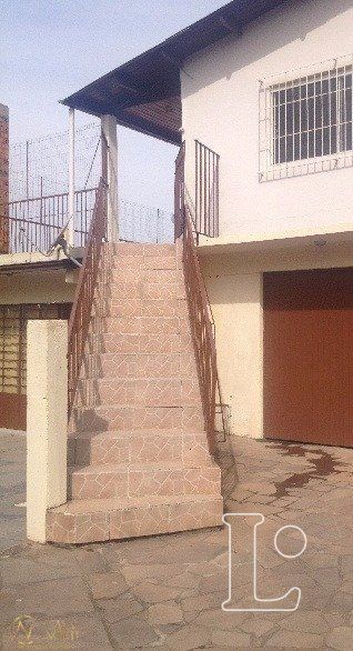 Casa à venda com 3 quartos, 480m², 4 vagas, Rua Sinodo no bairro Camaquã em Porto Alegre