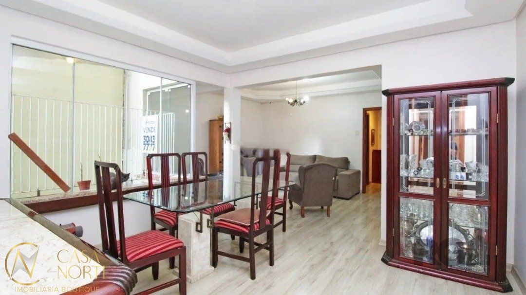 Apartamento à venda com 3 quartos, 112m², 1 suíte, Rua Félix da Cunha no bairro Floresta em Porto Alegre