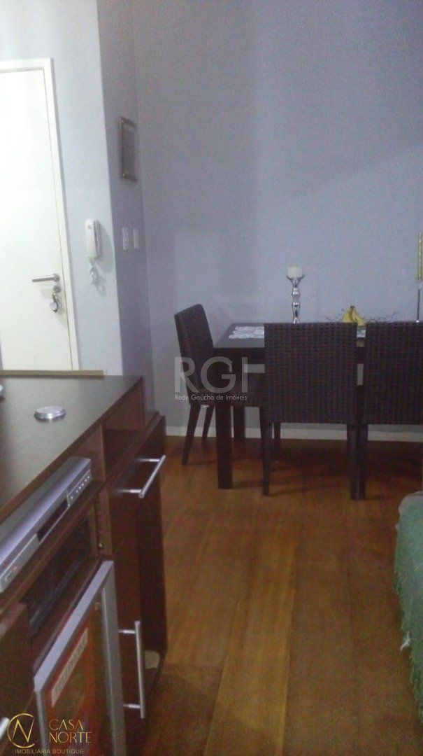 Apartamento à venda com 1 quarto, 37m², 1 vaga, Rua Diomario Moojen no bairro Cristal em Porto Alegre