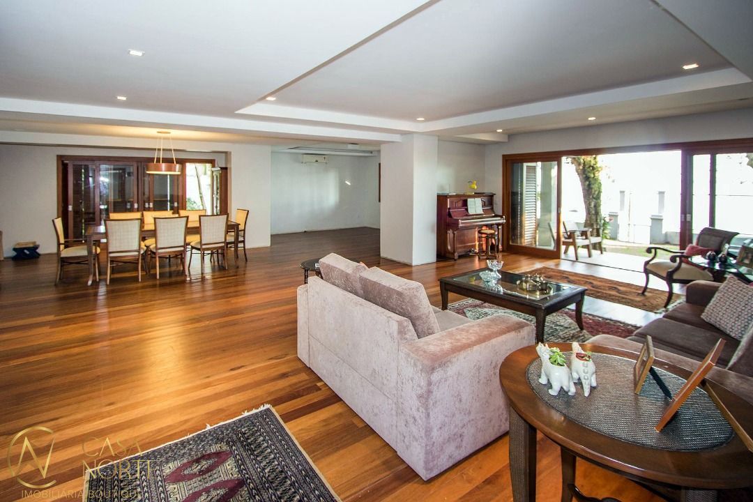 Casa à venda com 4 quartos, 420m², 3 suítes, 5 vagas, Rua Barreto Leite no bairro Vila Conceição em Porto Alegre
