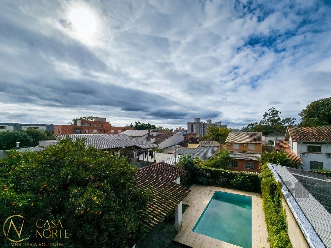 Casa à venda com 4 quartos, 484m², 2 suítes, 4 vagas, Rua Otávio Faria no bairro Teresópolis em Porto Alegre
